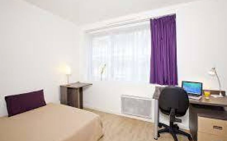 Les Estudines Tourville