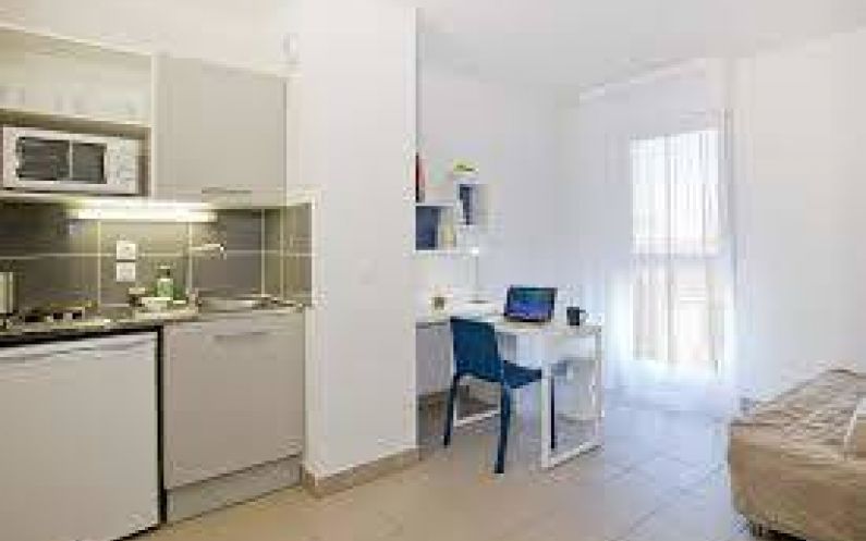 Les Estudines Castellane