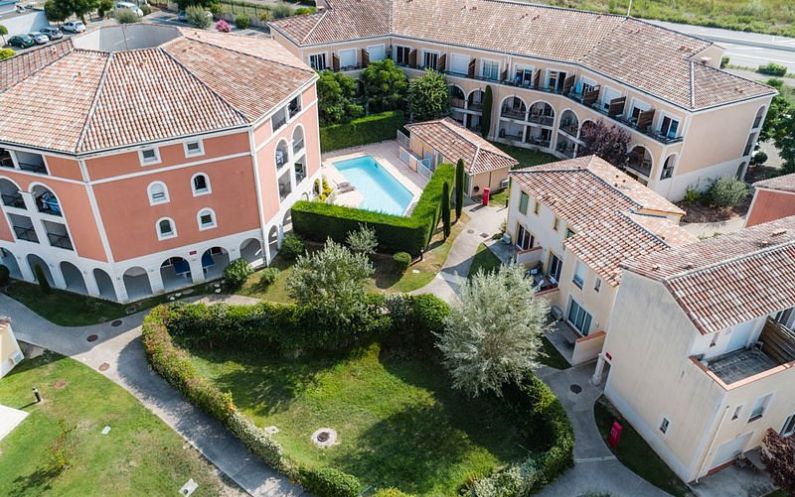 Le Village Vert de Rousset